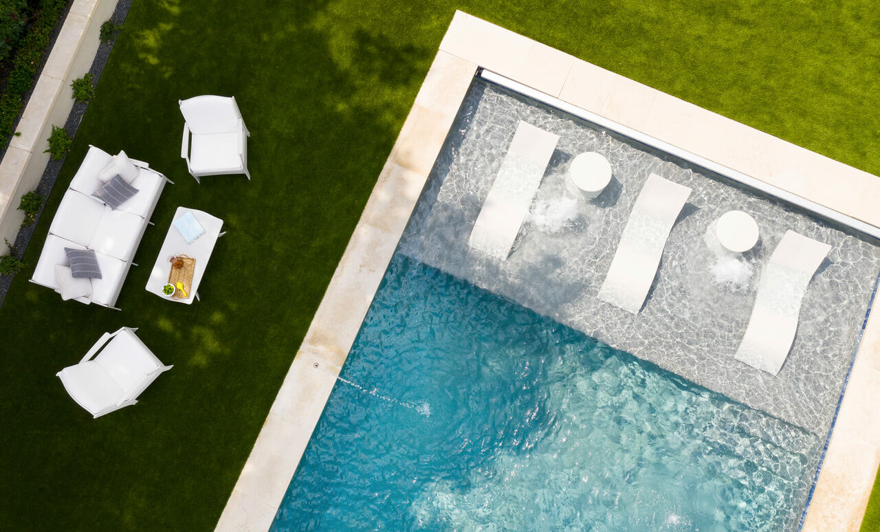 Signature Tall Ice Bin Side Table w/o Lid